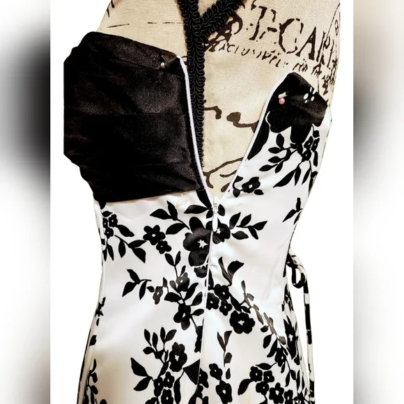 Blondie Nites Black and White Strapless Dress - Picture 4 of 11